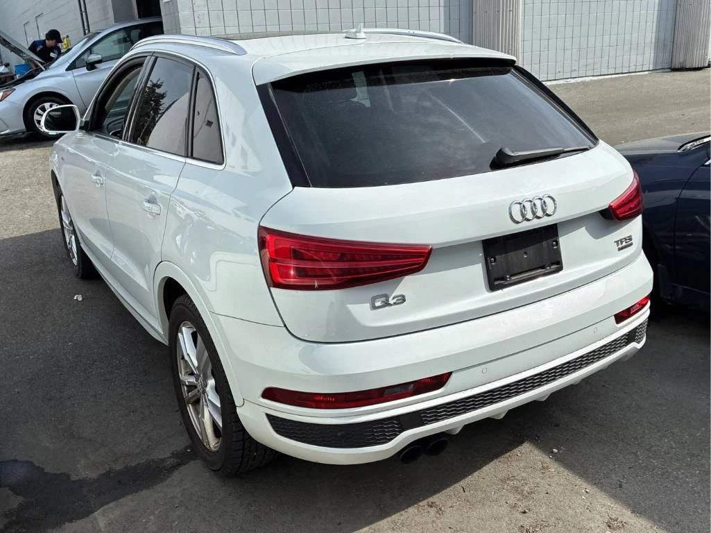 Audi Q3 * Technik * CARFAX * БЕЗ ПЪРВОНАЧАЛНА ВНОСКА, снимка 15 - Автомобили и джипове - 55948450