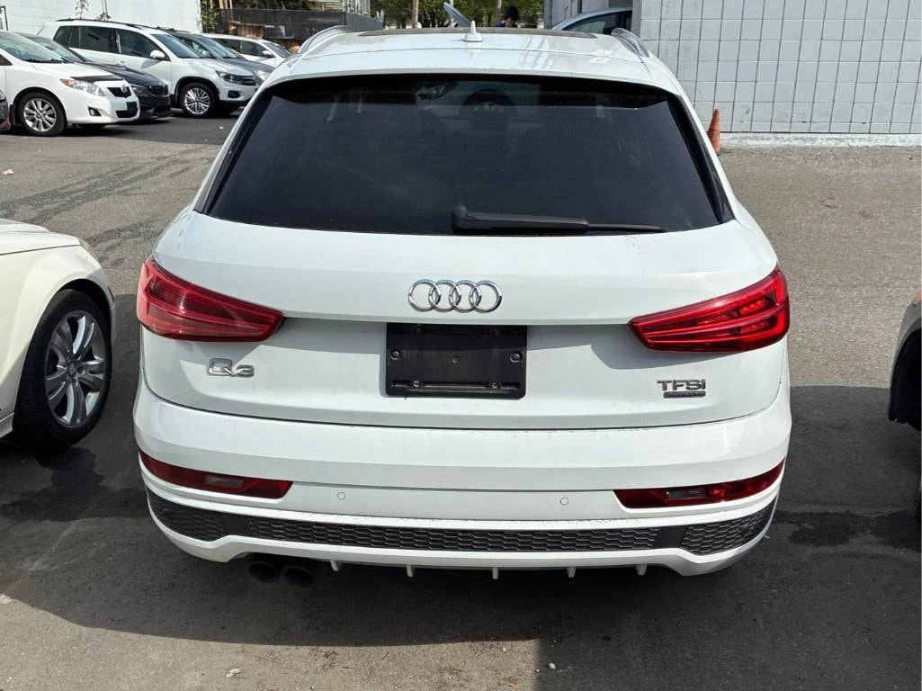 Audi Q3 * Technik * CARFAX * БЕЗ ПЪРВОНАЧАЛНА ВНОСКА, снимка 11 - Автомобили и джипове - 55948450