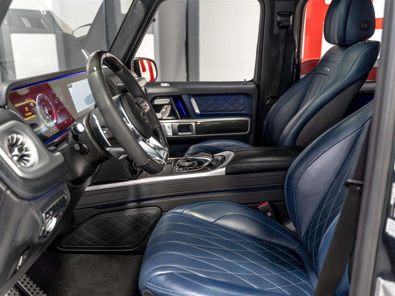 Mercedes-Benz G * AMG 63| G MANUFAKTUR Interior & Exterior| AMG Ni, снимка 6 - Автомобили и джипове - 56132765
