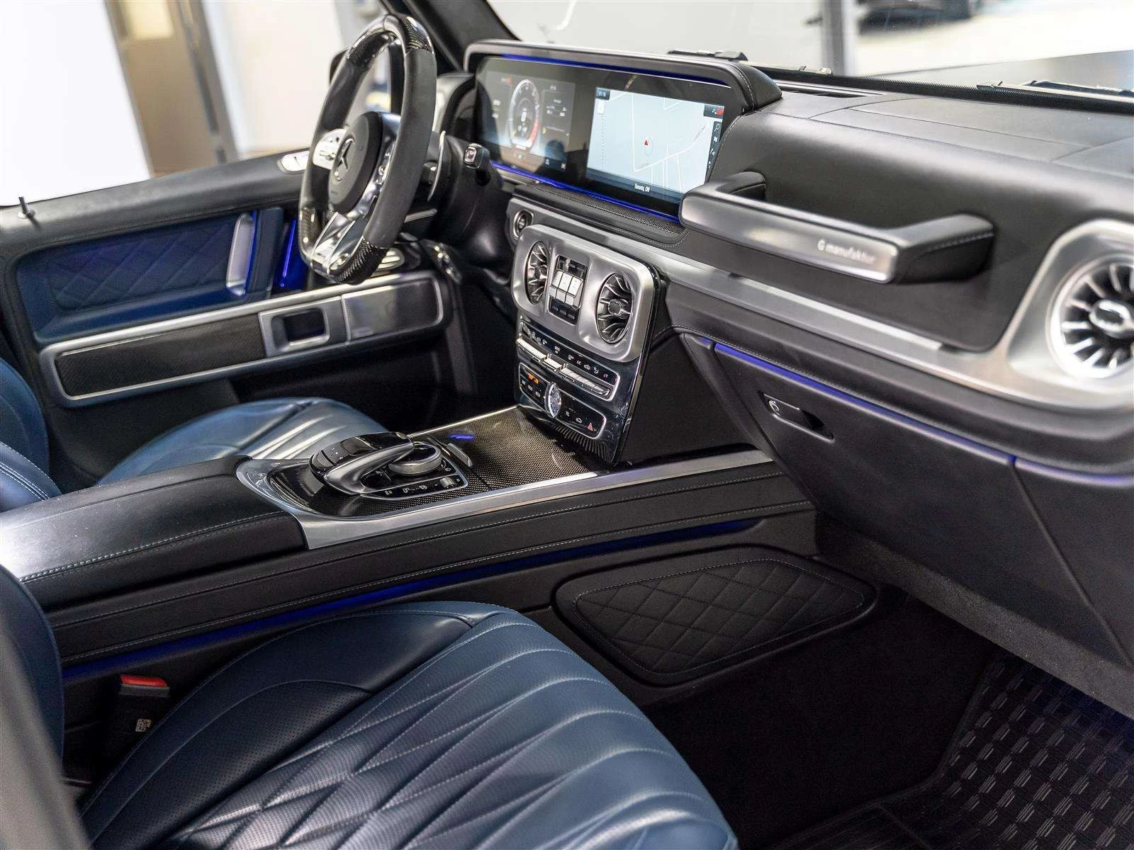 Mercedes-Benz G * AMG 63| G MANUFAKTUR Interior & Exterior| AMG Ni, снимка 9 - Автомобили и джипове - 56132765