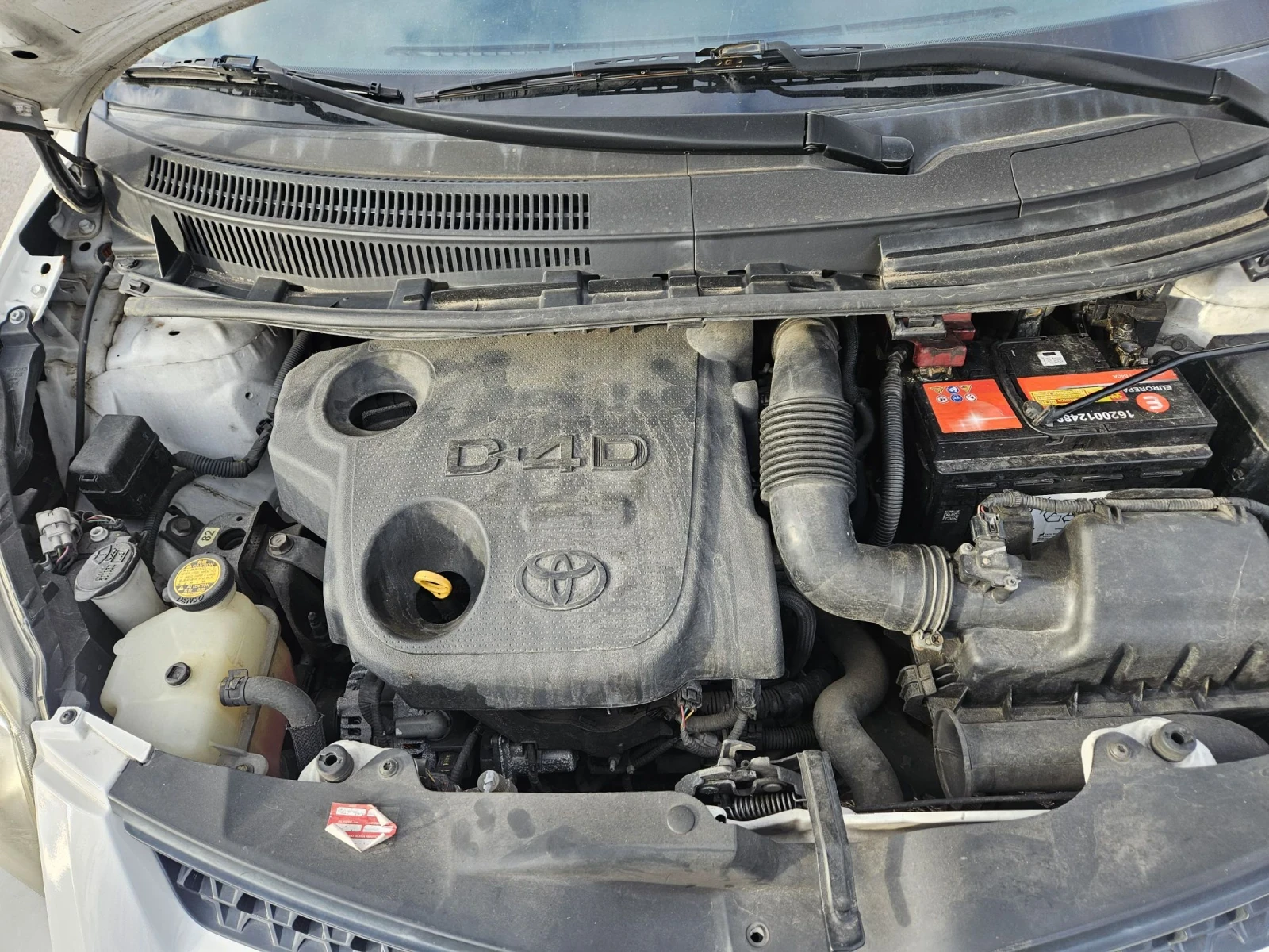 Toyota Urban Cruiser 1.4D4D 4?4, снимка 7 - Автомобили и джипове - 56746739