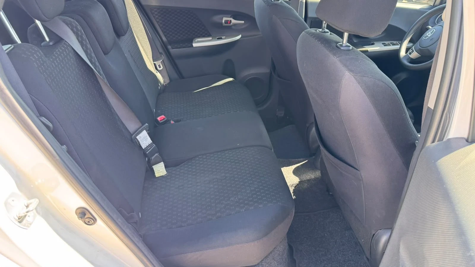 Toyota Urban Cruiser 1.4D4D 4?4, снимка 13 - Автомобили и джипове - 56746739