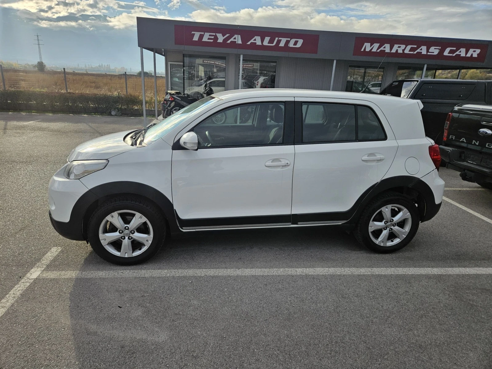 Toyota Urban Cruiser 1.4D4D 4?4, снимка 5 - Автомобили и джипове - 56746739