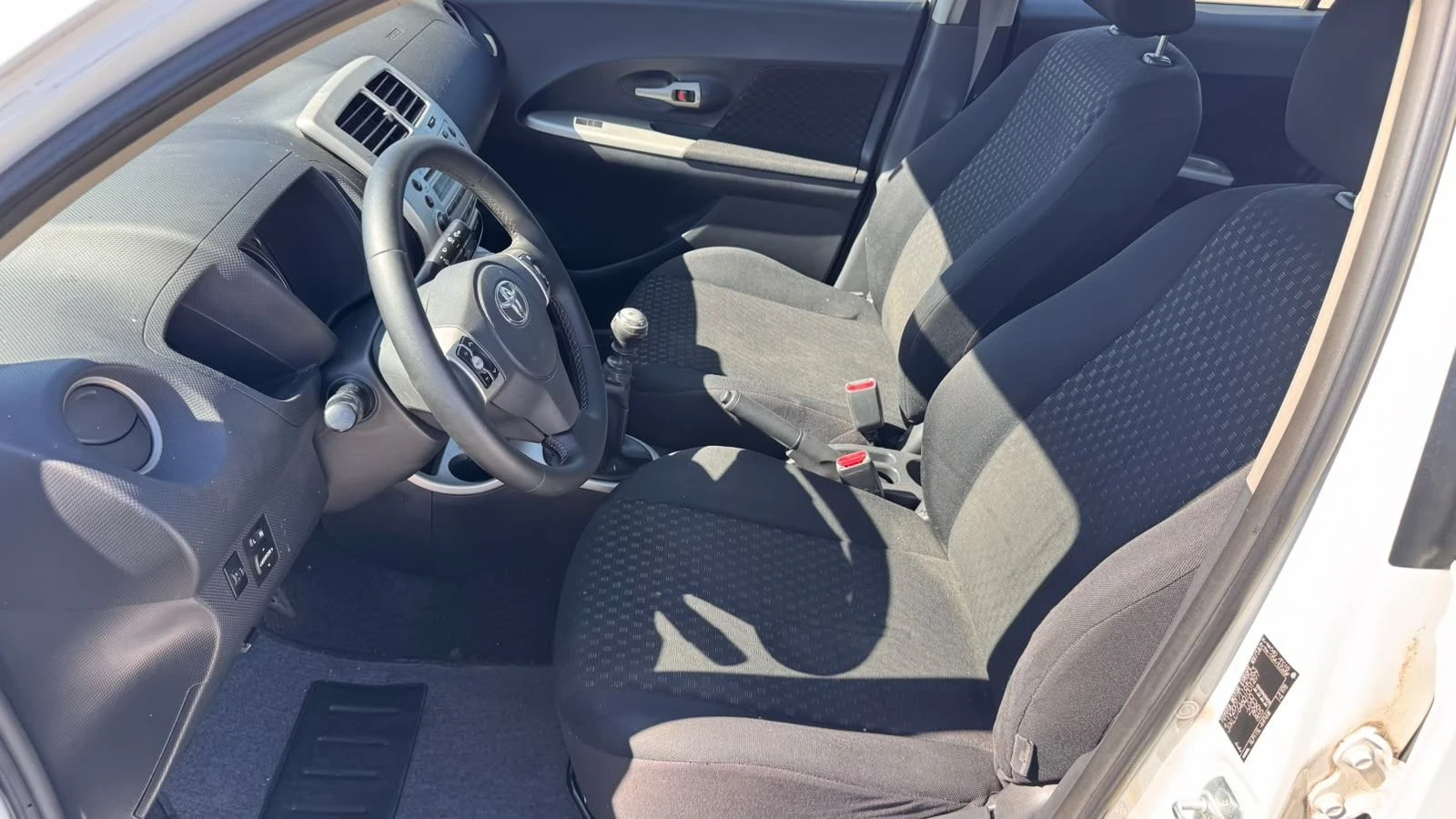 Toyota Urban Cruiser 1.4D4D 4?4, снимка 12 - Автомобили и джипове - 56746739