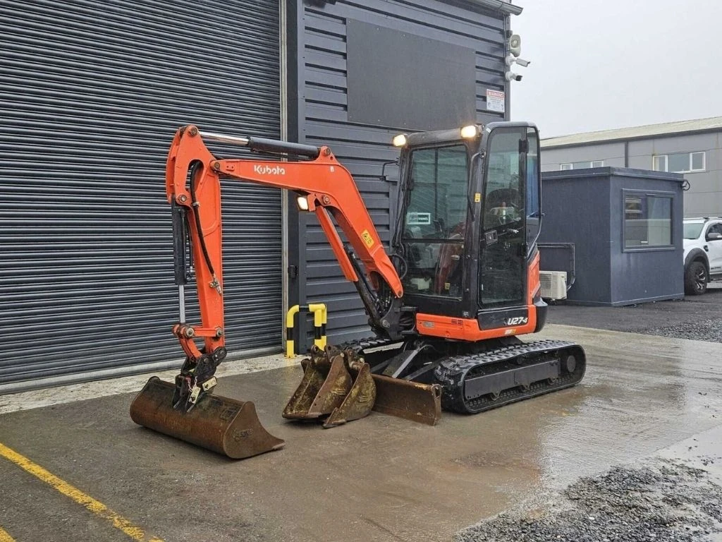 Багер Kubota U27-4