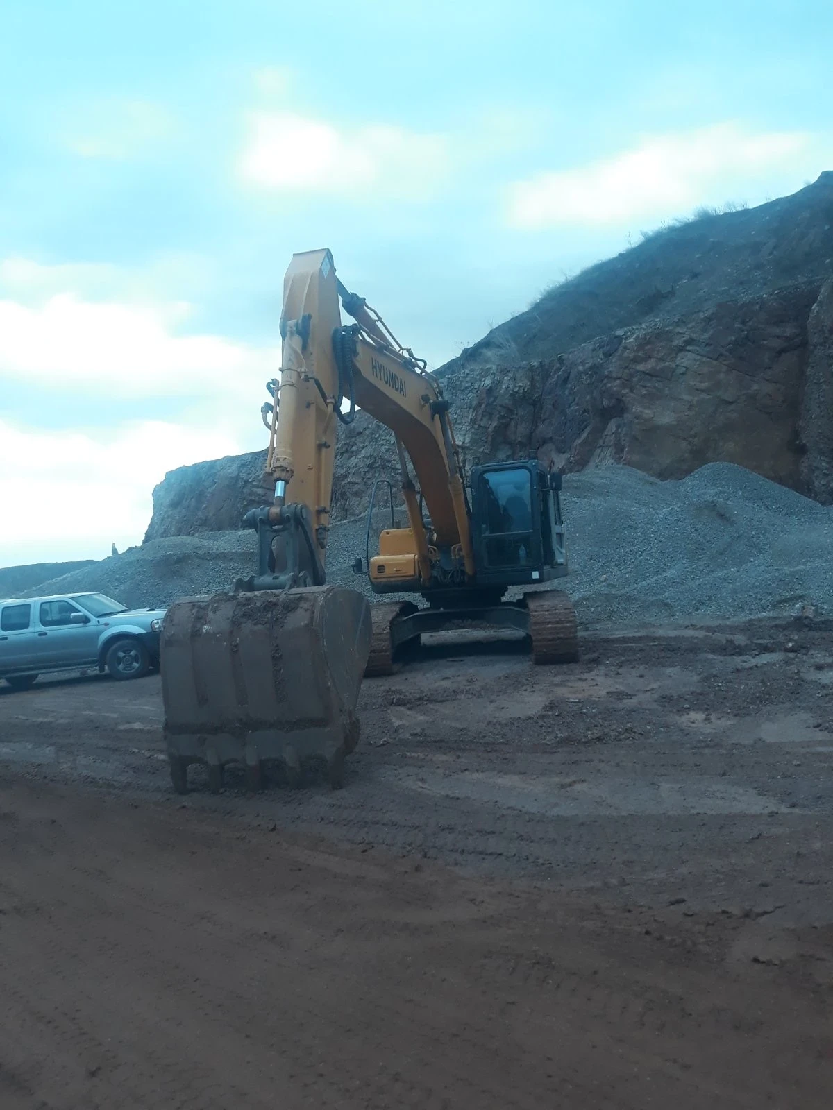 Багер Hyundai 250LC-7A, снимка 2 - Индустриална техника - 54712719