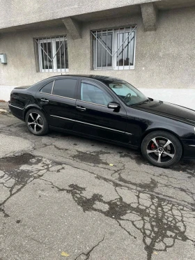 Mercedes-Benz E 280 4MATIC AVANTGARDE, снимка 2