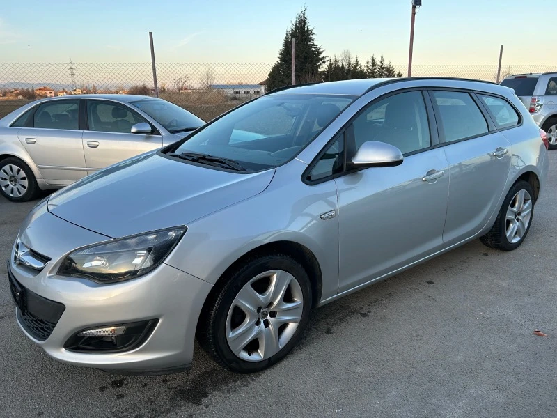 Opel Astra 1.4 COSMO LPG, снимка 6 - Автомобили и джипове - 44231356