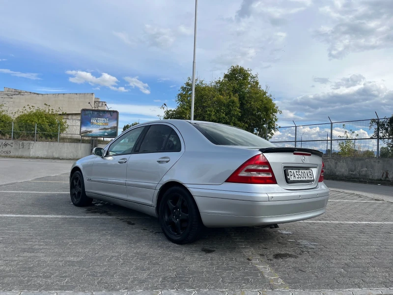 Mercedes-Benz C 180, снимка 5 - Автомобили и джипове - 47250481