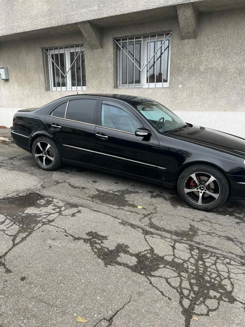 Mercedes-Benz E 280 4MATIC AVANTGARDE, снимка 2 - Автомобили и джипове - 49537345