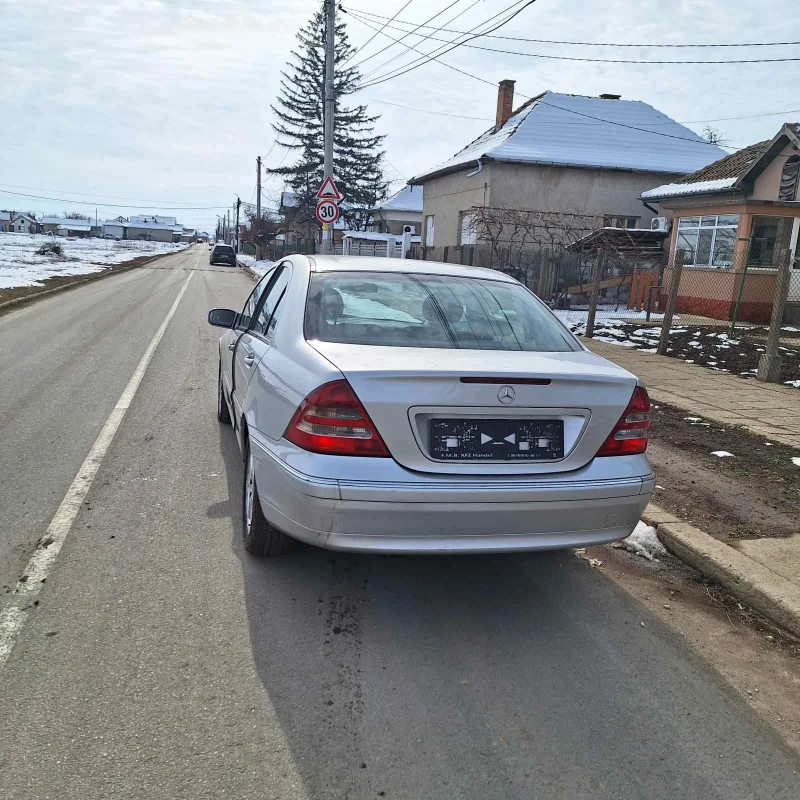 Mercedes-Benz C 270, снимка 13 - Автомобили и джипове - 49346162