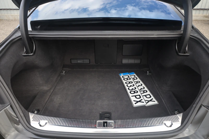 Audi S8 4.0 T LUFT KAM SoftClose Matrix Обдух B&O #iCarbg, снимка 8 - Автомобили и джипове - 50252521