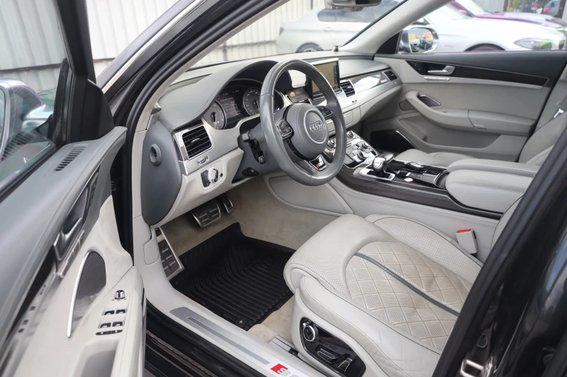 Audi S8 4.0 T LUFT KAM SoftClose Matrix Обдух B&O #iCarbg, снимка 10 - Автомобили и джипове - 50252521