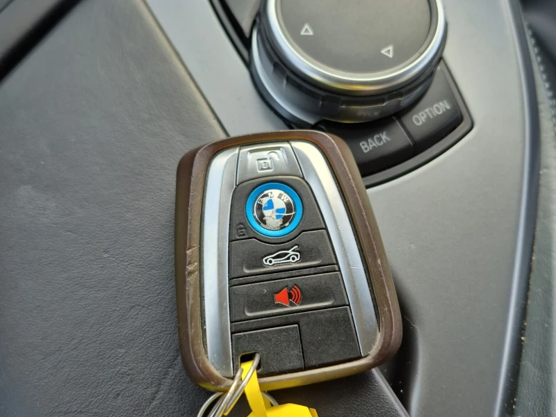 BMW i8 * Възможност за Лизинг* , снимка 10 - Автомобили и джипове - 53529417