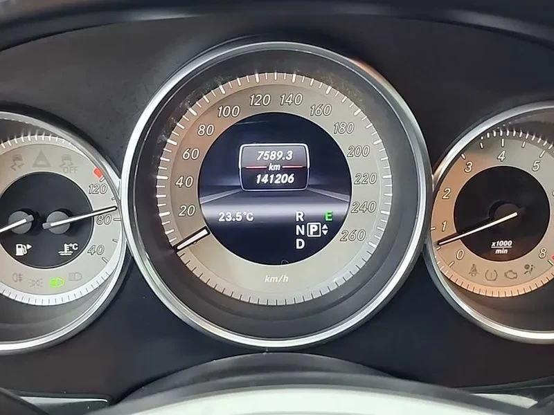 Mercedes-Benz CLS  - изображение 6