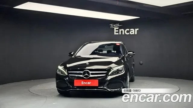 Mercedes-Benz C 220 4MATIC, снимка 2 - Автомобили и джипове - 54098448