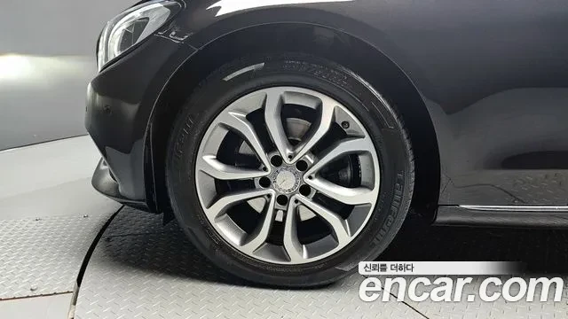 Mercedes-Benz C 220 4MATIC, снимка 16 - Автомобили и джипове - 54098448
