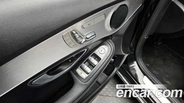 Mercedes-Benz C 220 4MATIC, снимка 9 - Автомобили и джипове - 54098448