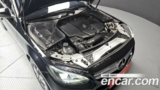 Mercedes-Benz C 220 4MATIC, снимка 17 - Автомобили и джипове - 54098448