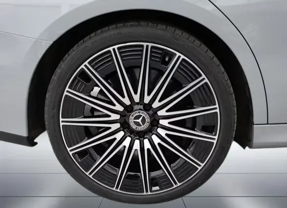 Mercedes-Benz E 450 d 4Matic = AMG Line = Premium Гаранция, снимка 3 - Автомобили и джипове - 55298753