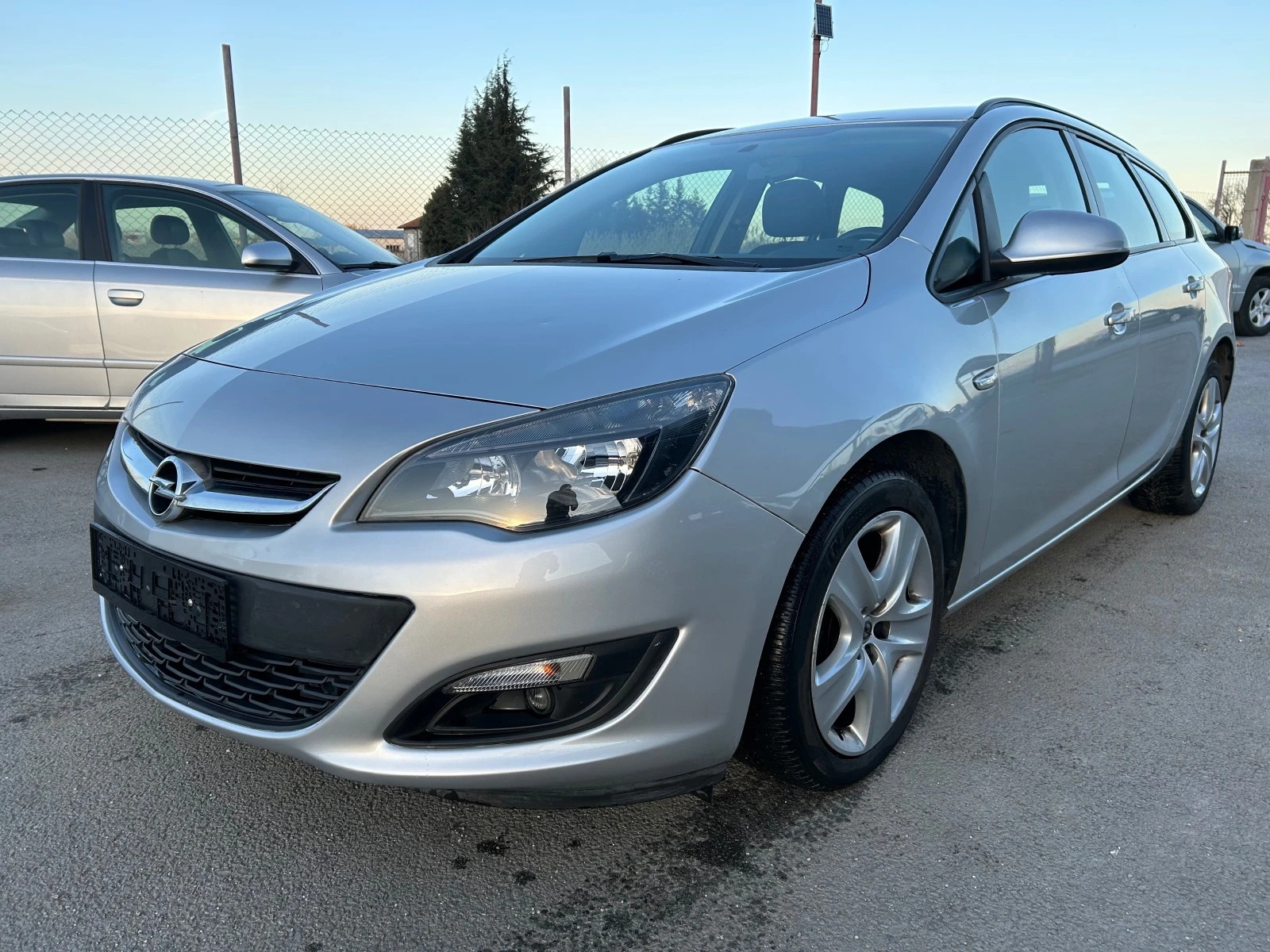 Opel Astra 1.4 COSMO LPG - изображение 2