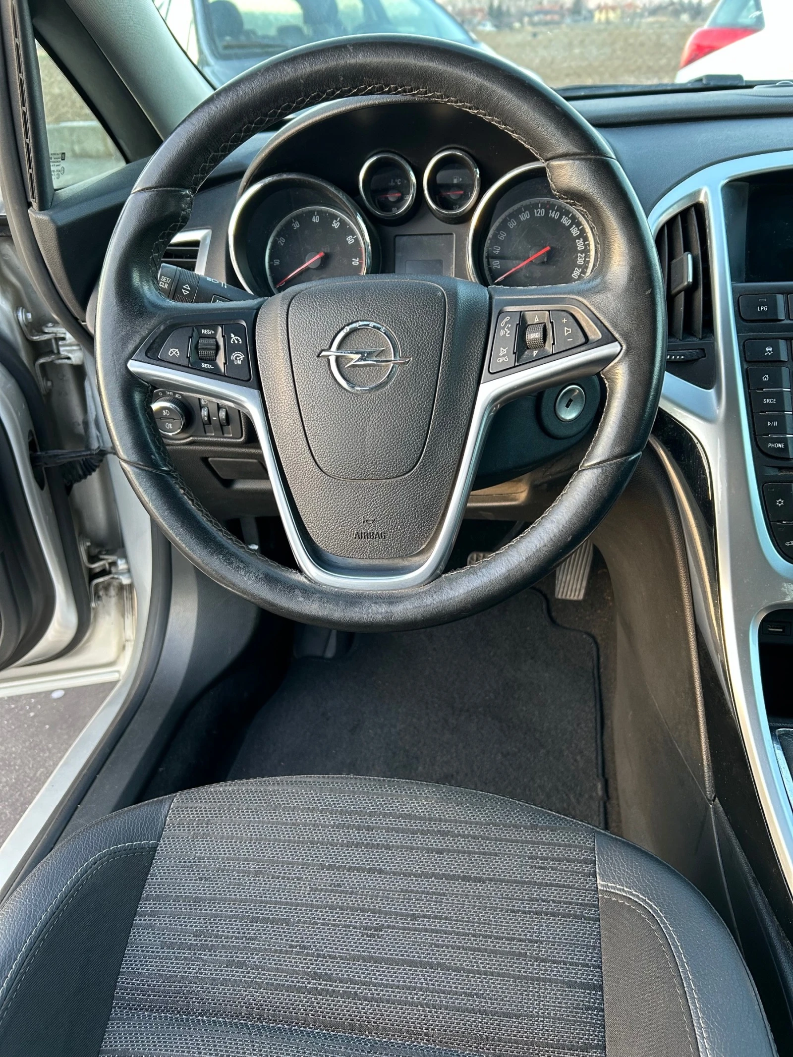 Opel Astra 1.4 COSMO LPG | Mobile.bg   11