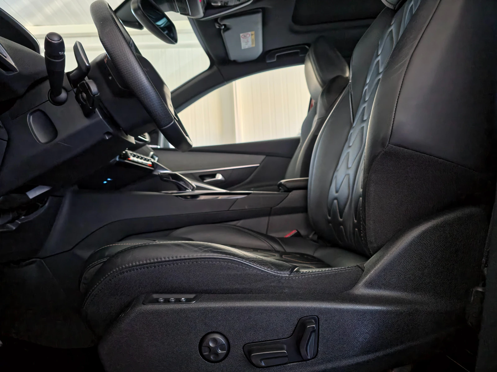 Peugeot 3008 2.0GT BLUEHDI 181 EAT6 | Mobile.bg   7