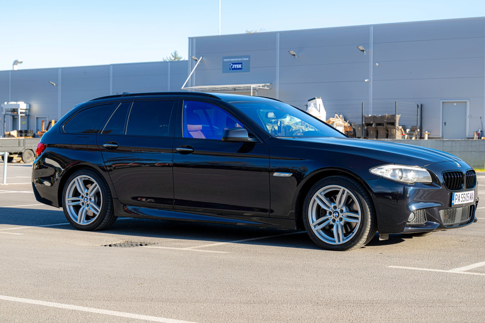 BMW 530 / М Pack/ * * FULL* * / 360/PANORAMA/LANE ASSIST/ - изображение 4