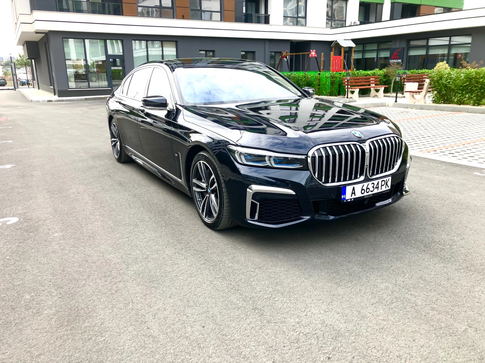BMW 740 Xdrive Long - изображение 2