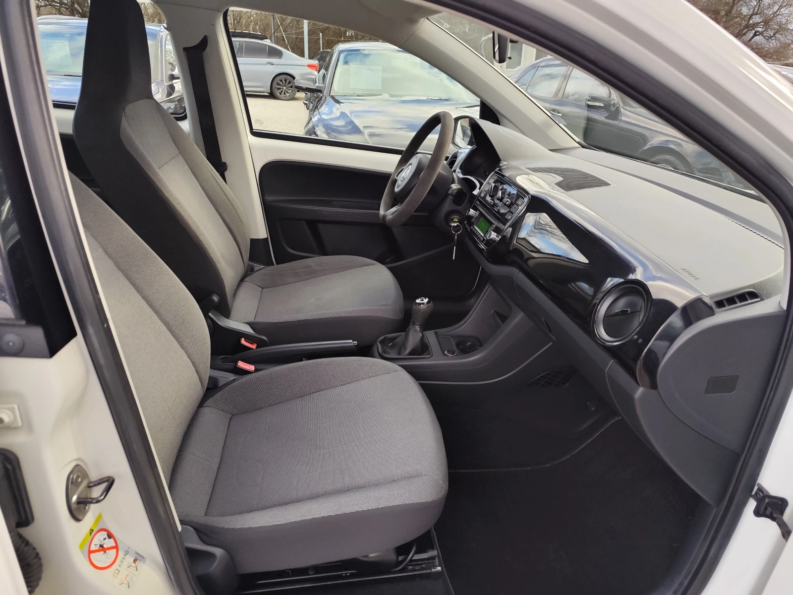 VW Up 1.0i* ECOFUEL* EURO5B* KLIMA*  - изображение 10