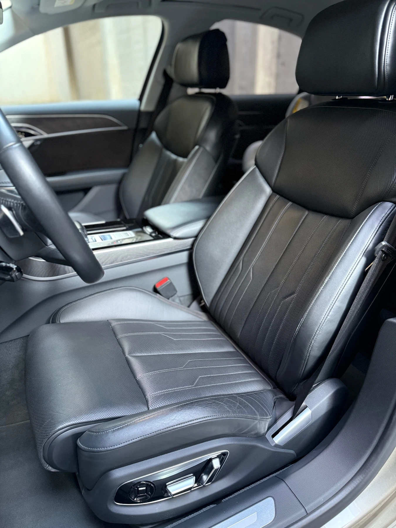 Audi A8 55TFSI/Сервизна История/Head up/Matrix/Quattro, снимка 7 - Автомобили и джипове - 54029375