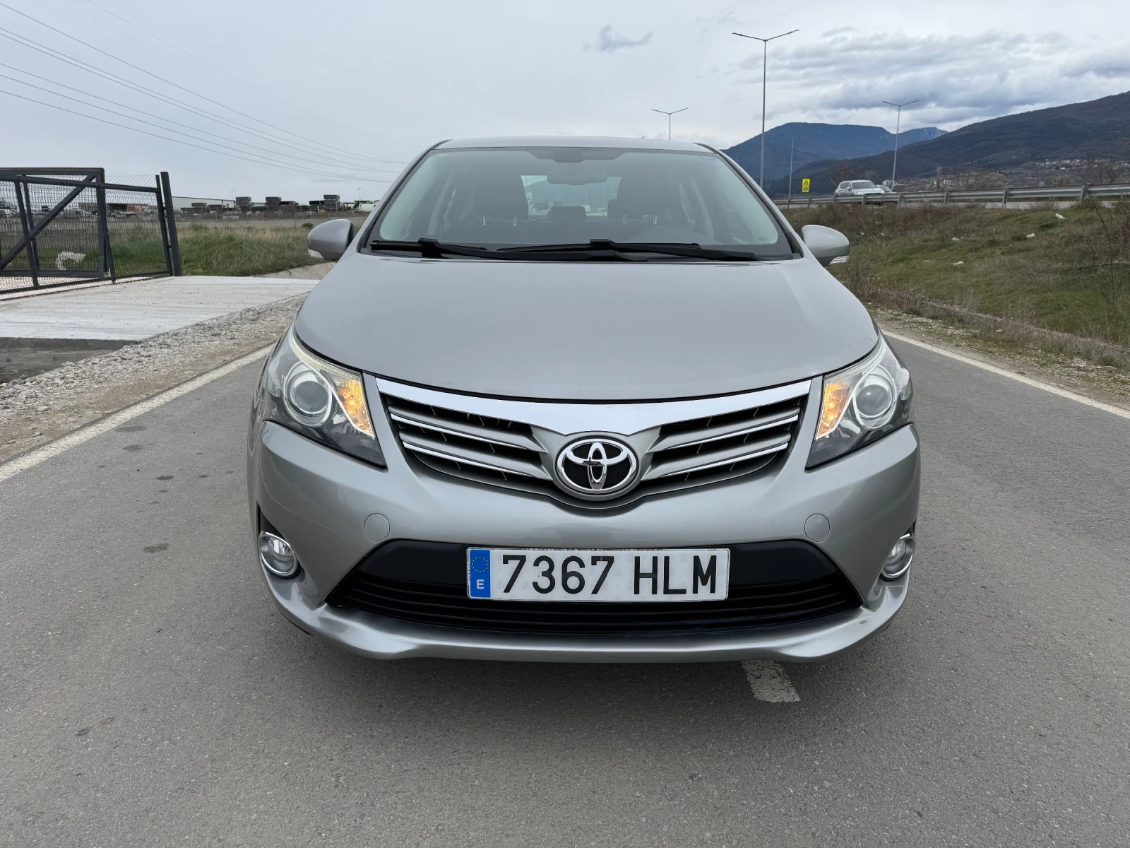 Toyota Avensis 2.0 D4d//Facelift//Navi, снимка 2 - Автомобили и джипове - 54301051