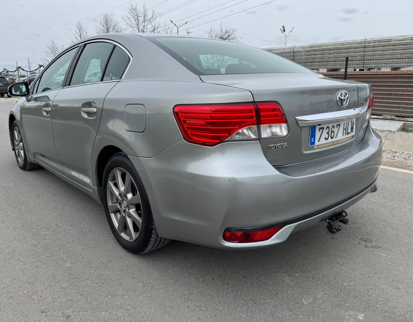 Toyota Avensis 2.0 D4d//Facelift//Navi, снимка 5 - Автомобили и джипове - 54301051