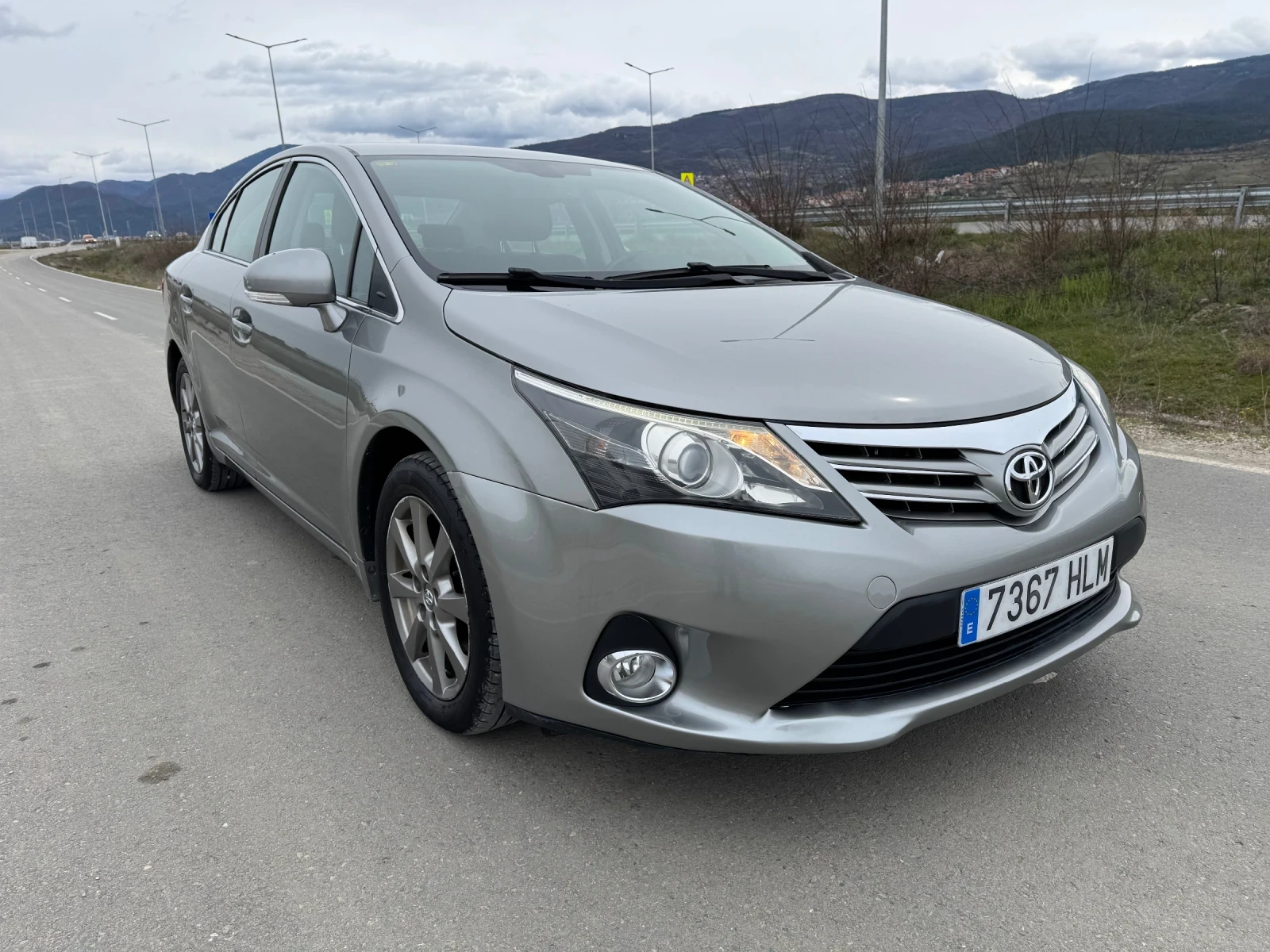 Toyota Avensis 2.0 D4d//Facelift//Navi, снимка 3 - Автомобили и джипове - 54301051