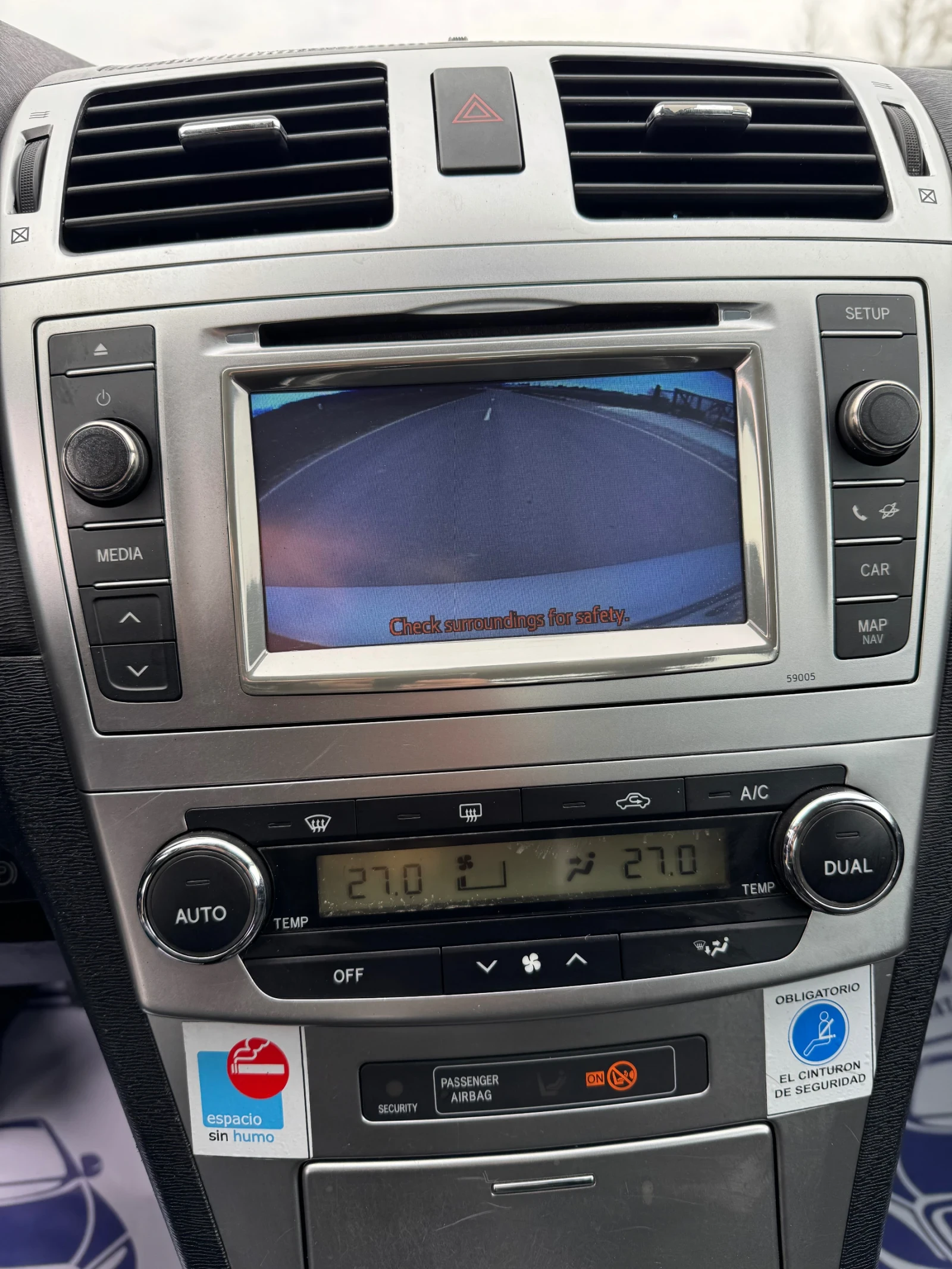 Toyota Avensis 2.0 D4d//Facelift//Navi, снимка 13 - Автомобили и джипове - 54301051