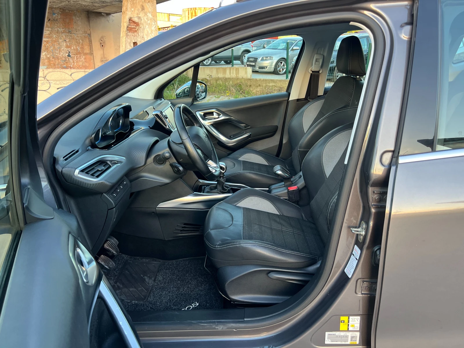 Peugeot 2008 1.6-еHDi-114к.с-169, 000км, снимка 8 - Автомобили и джипове - 54322331