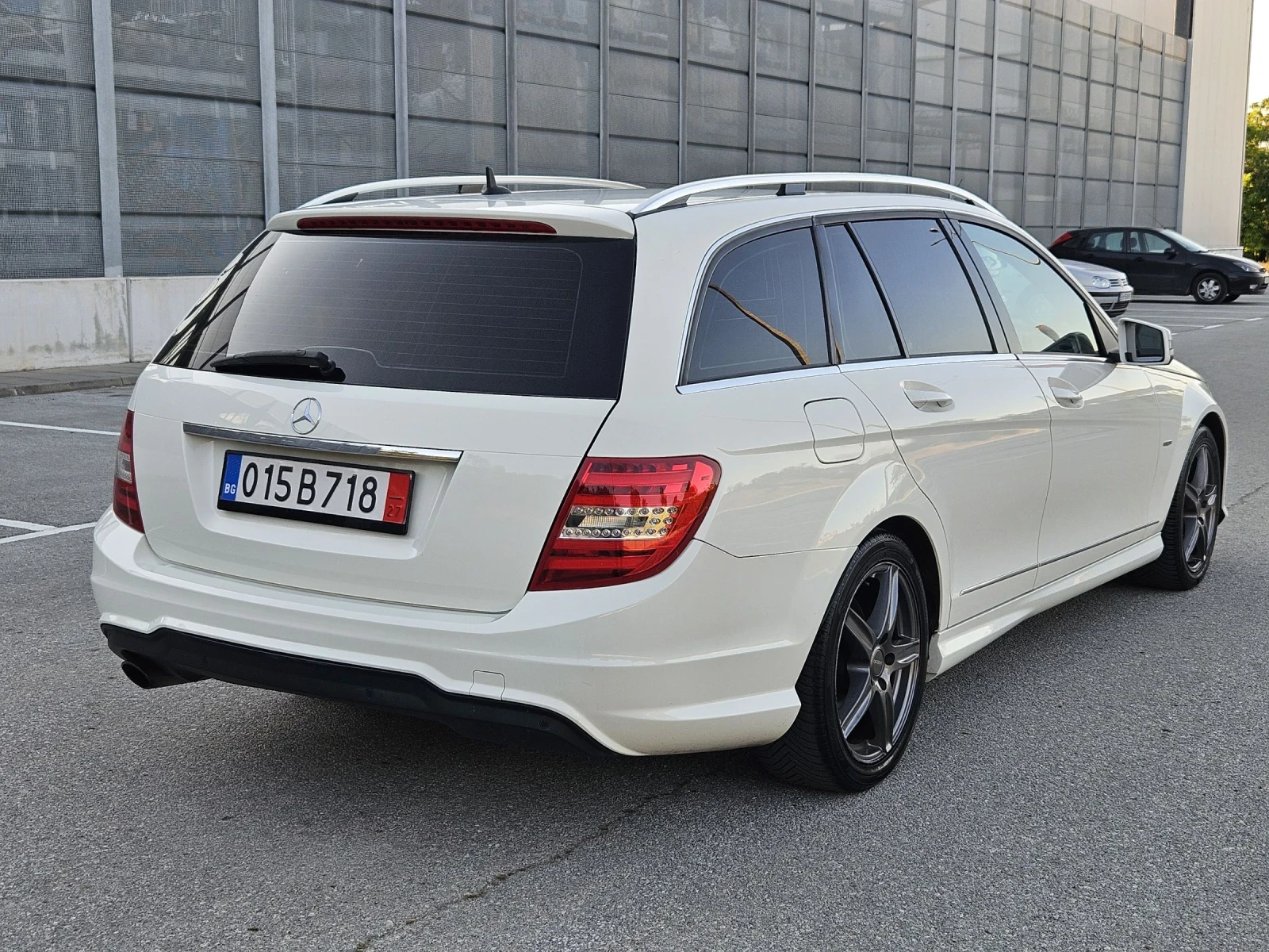 Mercedes-Benz C 180 AMG пакет ШВЕЙЦАРИЯ , снимка 6 - Автомобили и джипове - 54900079