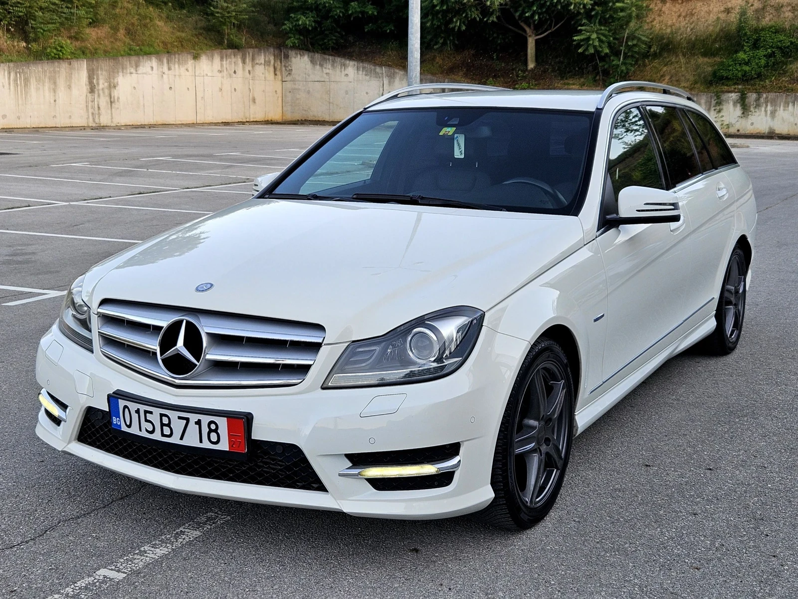 Mercedes-Benz C 180 AMG пакет ШВЕЙЦАРИЯ , снимка 2 - Автомобили и джипове - 54900079