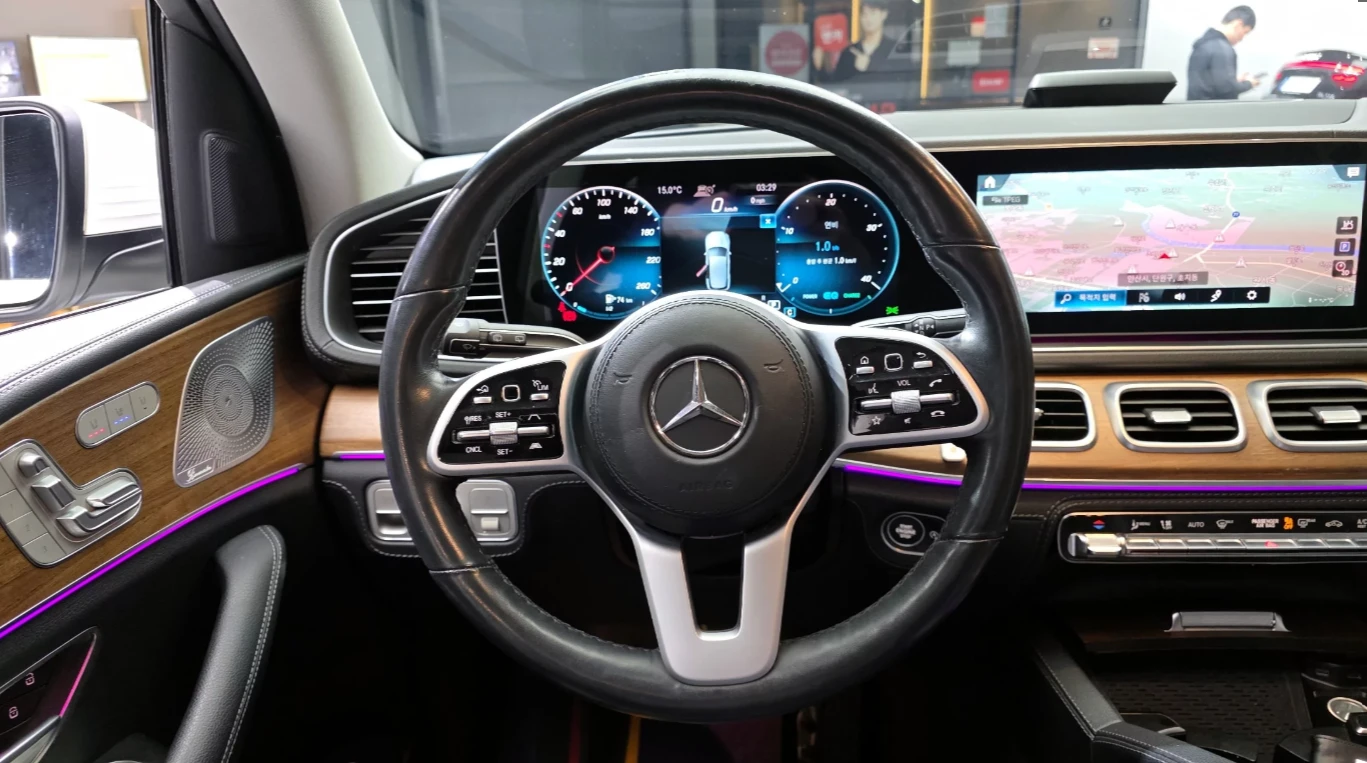 Mercedes-Benz GLE 450 AMG | МАСАЖИ | ХЕД ЪП | ПАНОРАМА, снимка 8 - Автомобили и джипове - 54932661