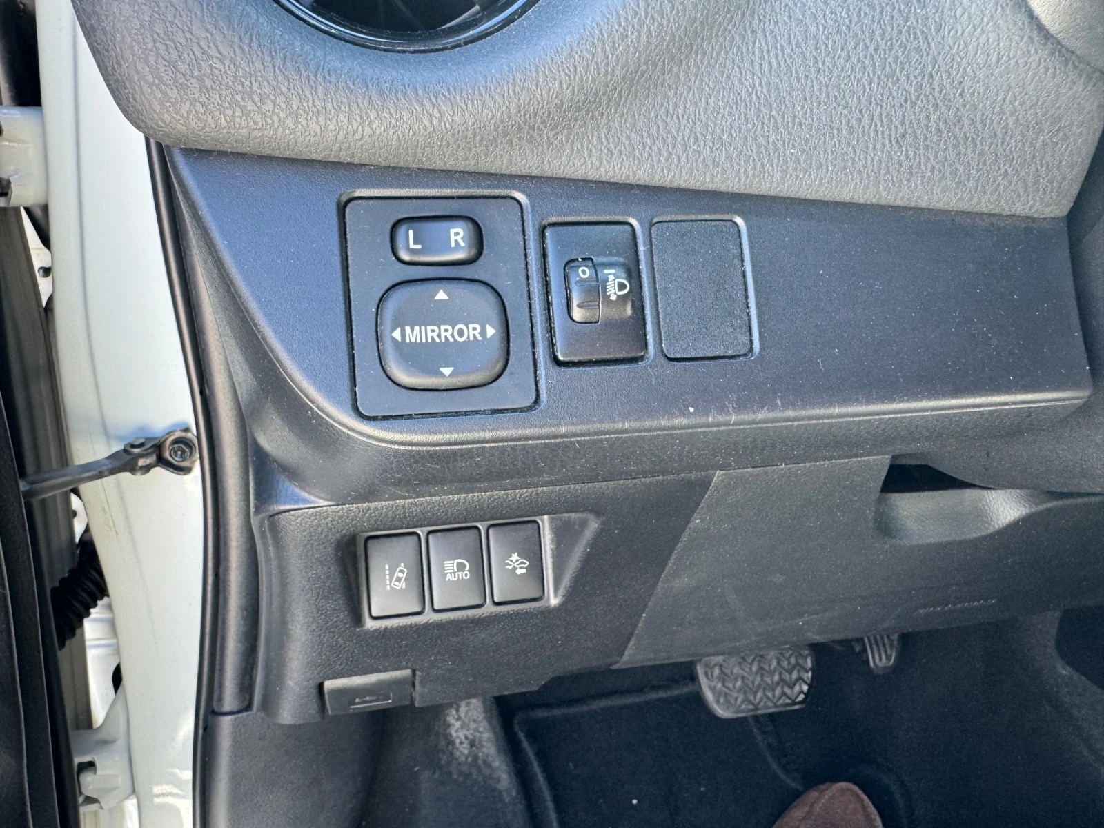 Toyota Yaris 1.5 Hybrid 101hp* NAVI* КАМЕРА* ДИСТРОНИК* LED* , снимка 4 - Автомобили и джипове - 55276087