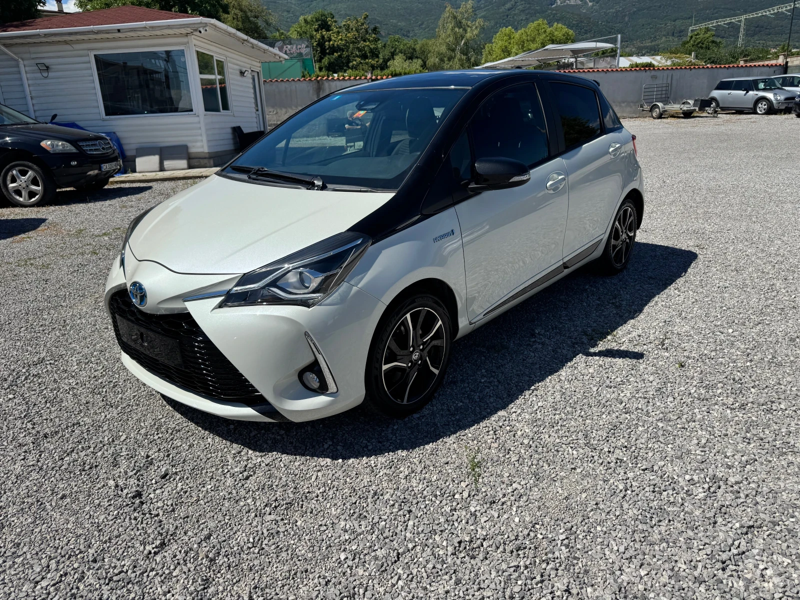 Toyota Yaris 1.5 Hybrid 101hp* NAVI* КАМЕРА* ДИСТРОНИК* LED* 