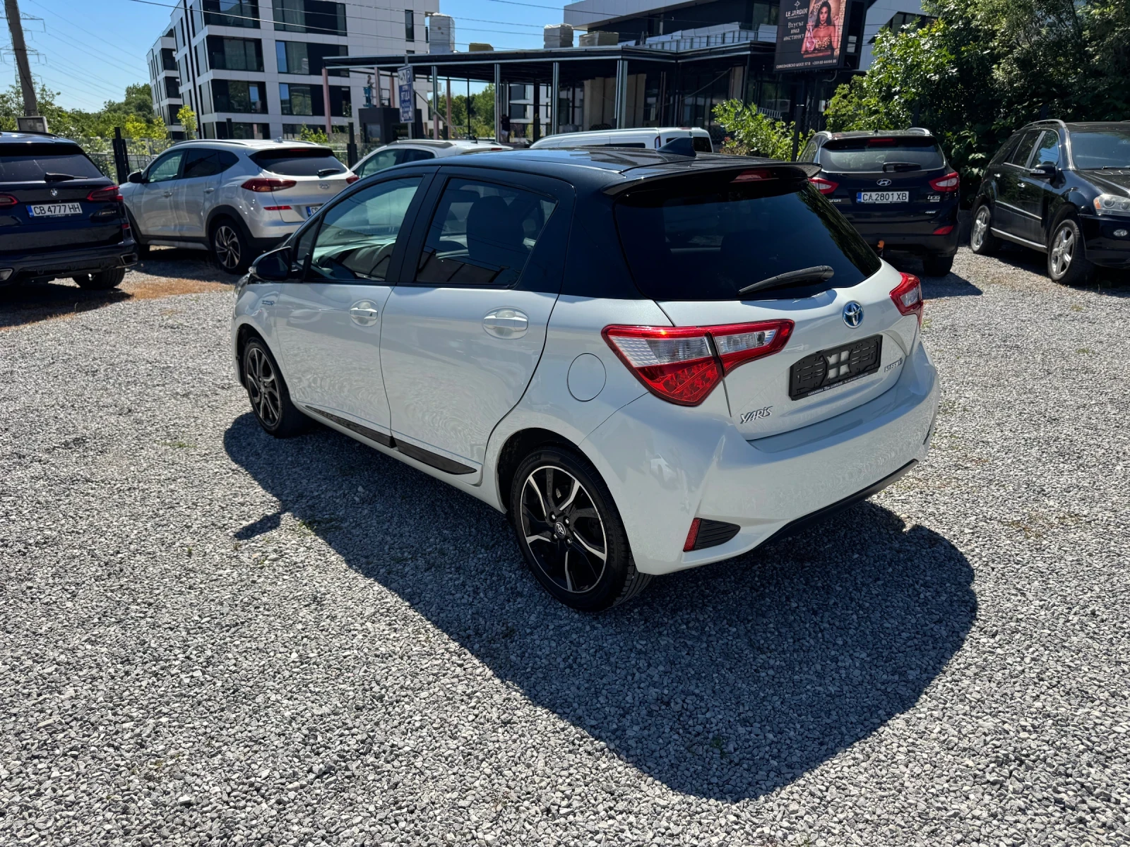 Toyota Yaris 1.5 Hybrid 101hp* NAVI* КАМЕРА* ДИСТРОНИК* LED* , снимка 8 - Автомобили и джипове - 55276087
