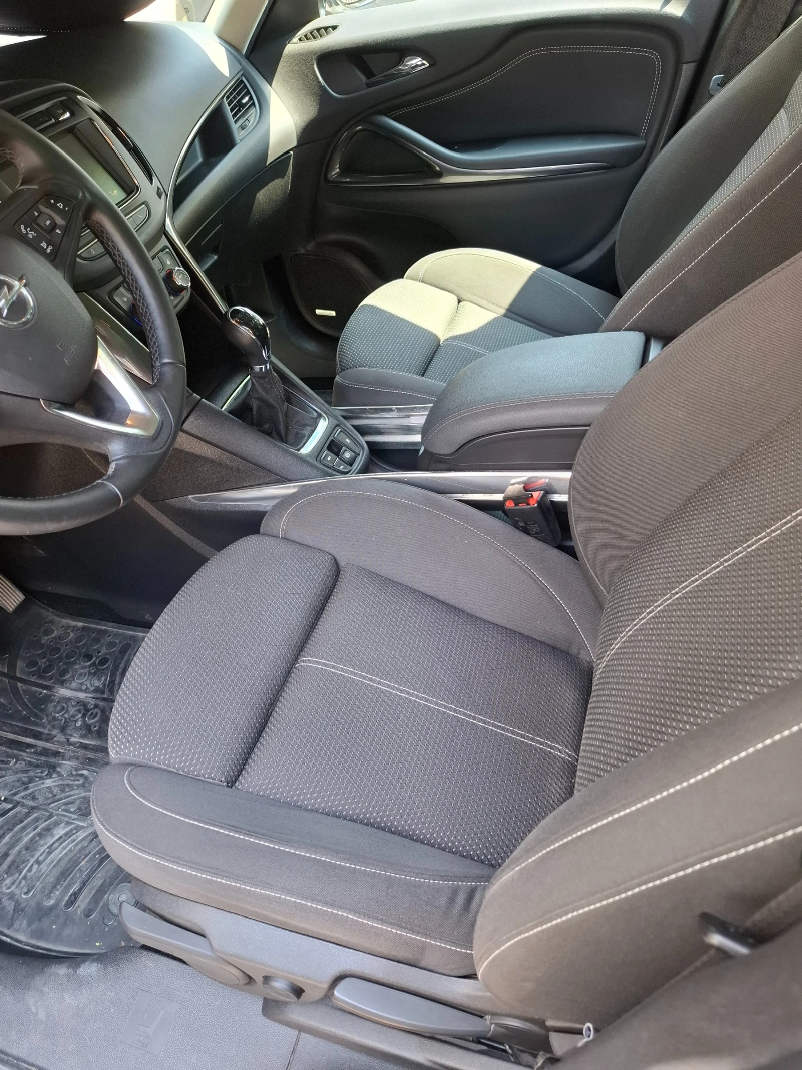 Opel Zafira C 1.6 CDTI-134к.с., снимка 13 - Автомобили и джипове - 55340405