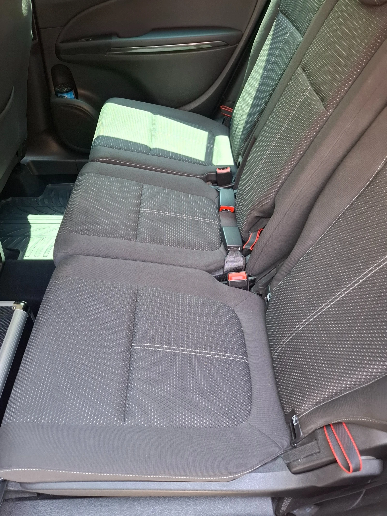 Opel Zafira C 1.6 CDTI-134к.с., снимка 15 - Автомобили и джипове - 55340405