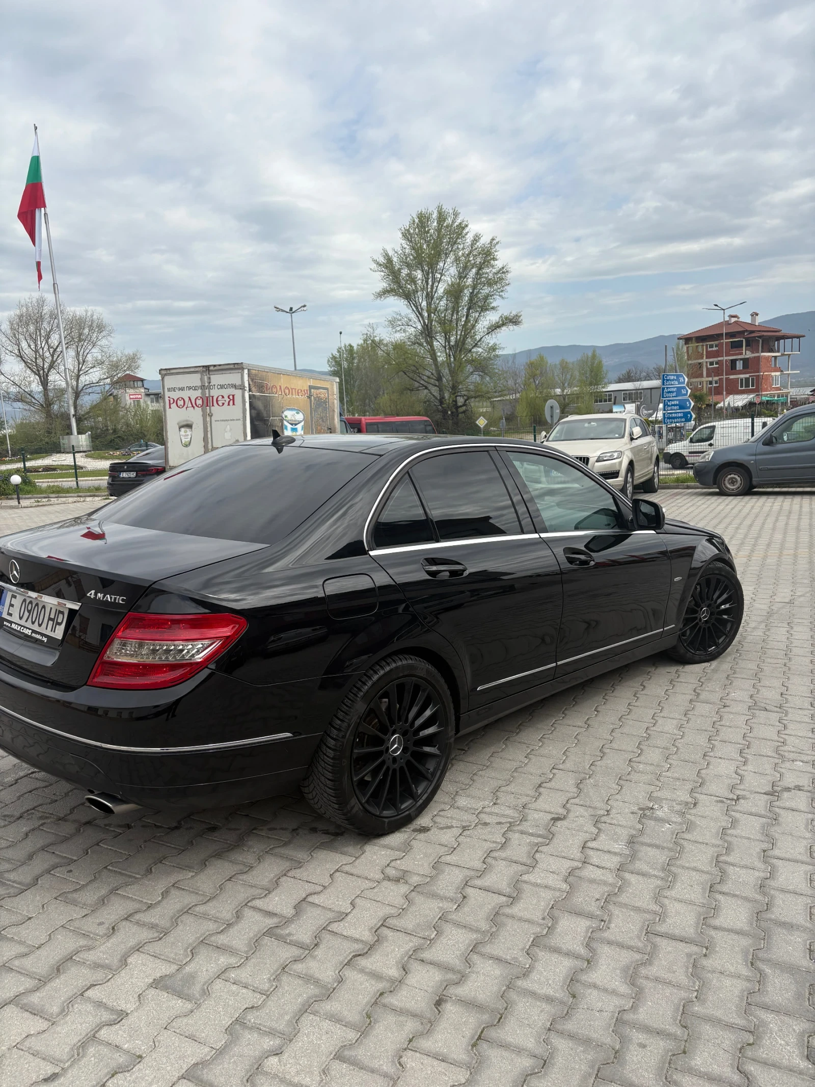 Mercedes-Benz C 320, снимка 5 - Автомобили и джипове - 55571680