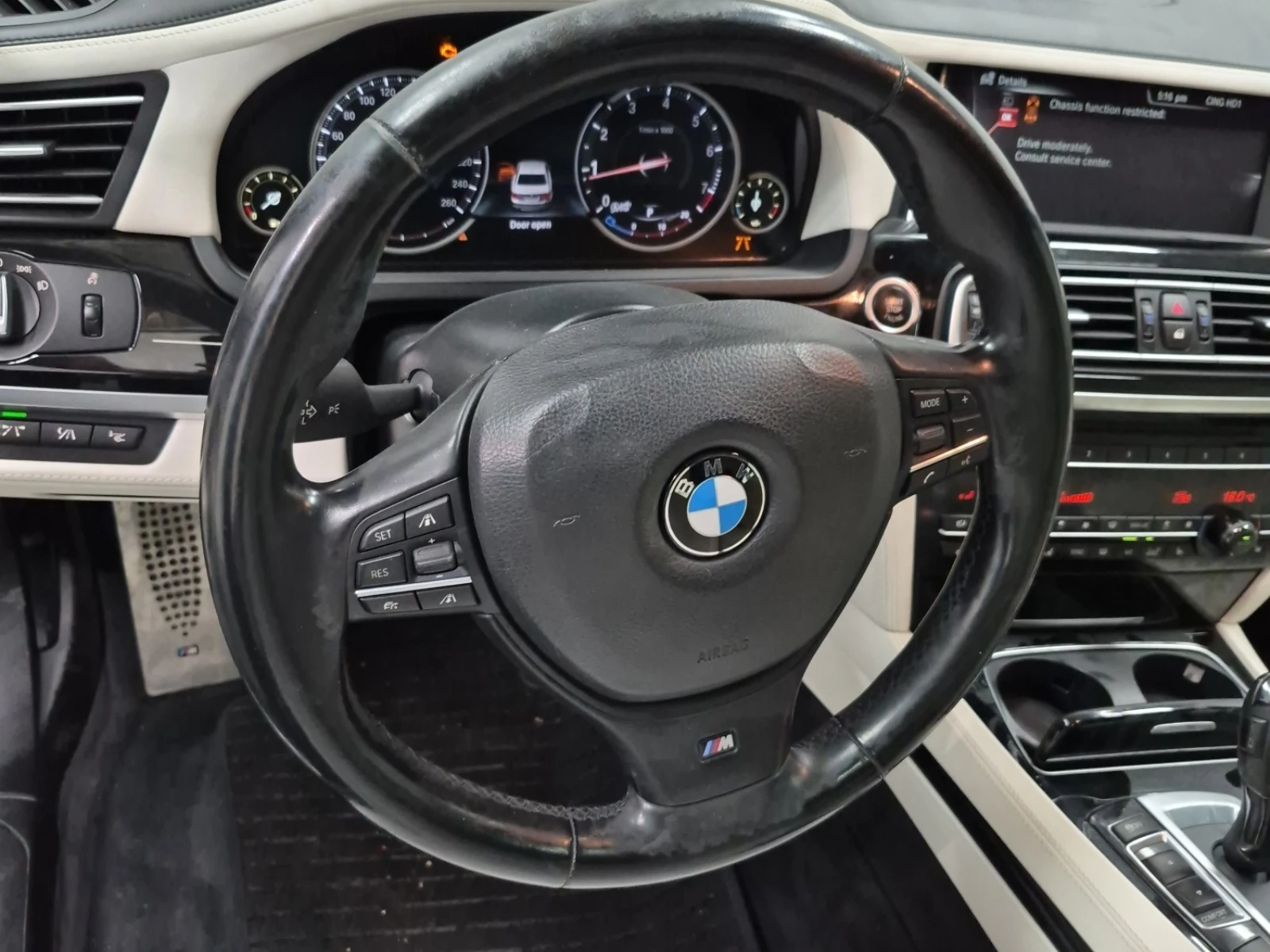 BMW 750 XDRIVE / АВТОКРЕДИТ, снимка 11 - Автомобили и джипове - 55964011