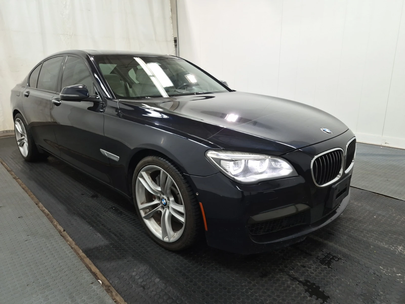 BMW 750 XDRIVE / АВТОКРЕДИТ, снимка 2 - Автомобили и джипове - 55964011