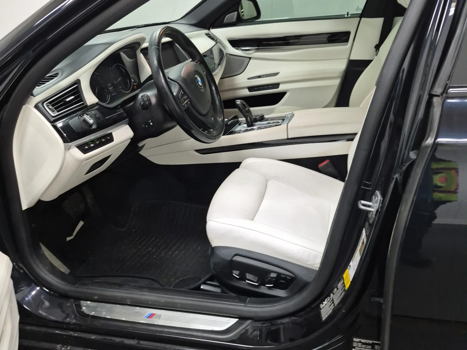 BMW 750 XDRIVE / АВТОКРЕДИТ, снимка 9 - Автомобили и джипове - 55964011