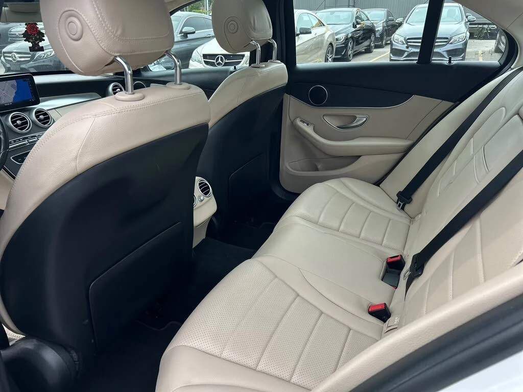 Mercedes-Benz C 300 2.0 4MATIC, снимка 10 - Автомобили и джипове - 56031707