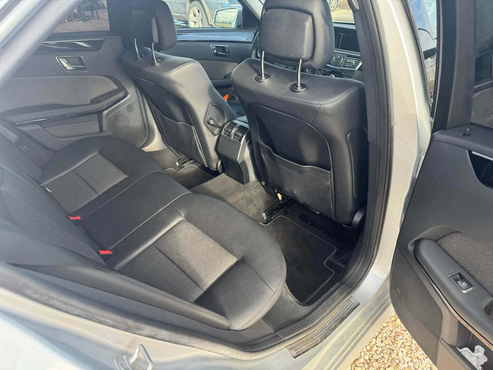 Mercedes-Benz E 200 200 CGI AVANGARDE, снимка 11 - Автомобили и джипове - 56705182